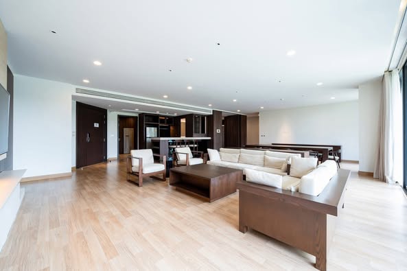 living room and room interior of Park Court Sukhumvit 77