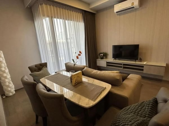 bedroom and living room of Park​ Origin​ Phaya Thai
