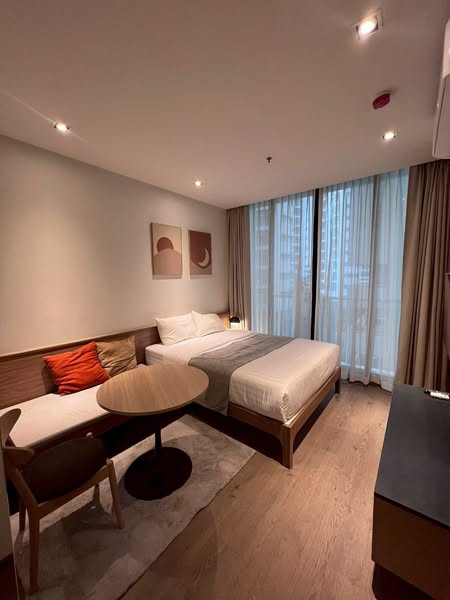 bedroom of Park Origin Phrom Phong