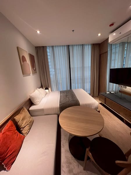 bedroom of Park Origin Phrom Phong