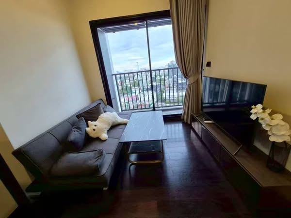 living room and bedroom of Park​ Origin​ Thonglor