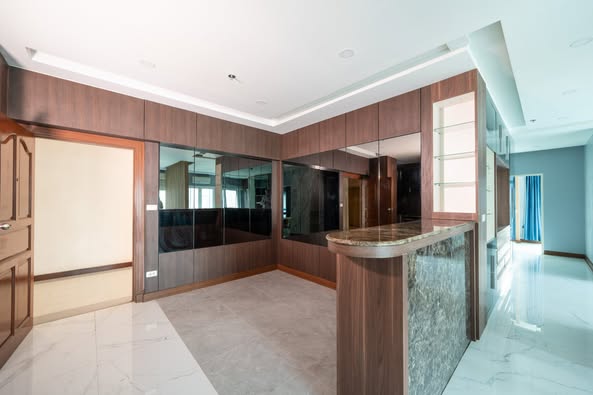 room interior and kitchen of PG Rama 9