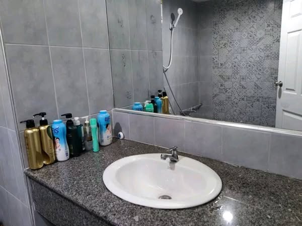 bathroom of Ratchada Orchid Condominium