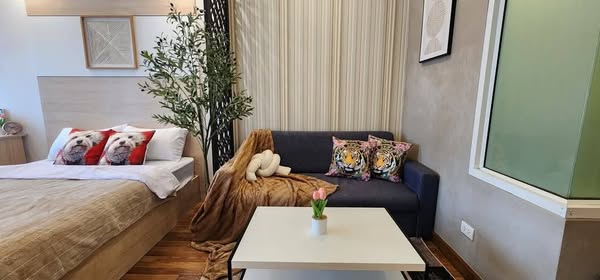bedroom and living room of Siri at Sukhumvit