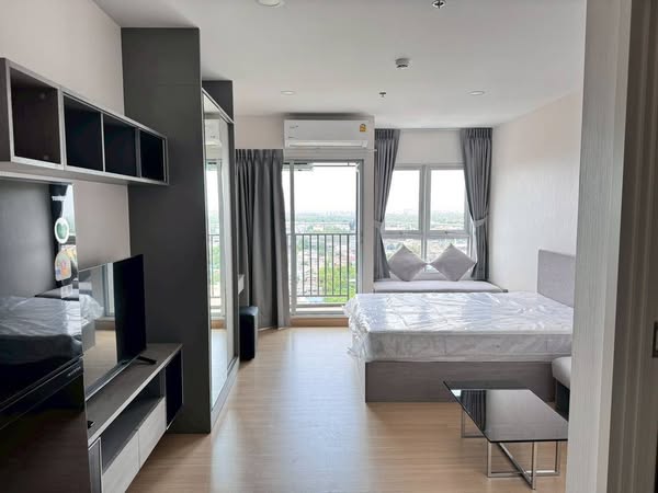 bedroom and room interior of Supalai Veranda Sukhumvit 117