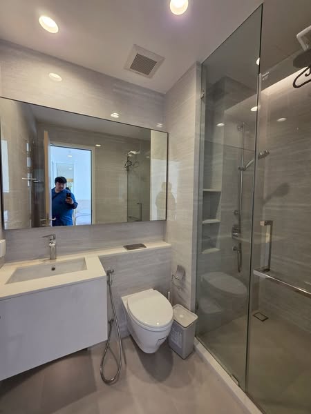 room interior and bathroom of Super Luxury Private House