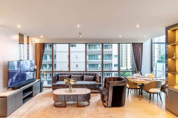 living room of The Room Sukhumvit 21