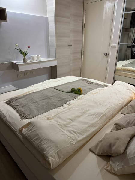 bedroom of Thru Thong Lor