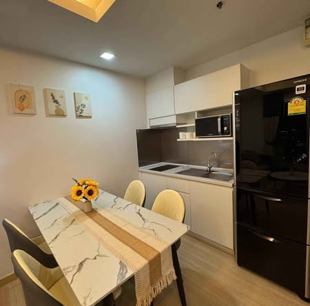 room interior of Thru Thong Lor