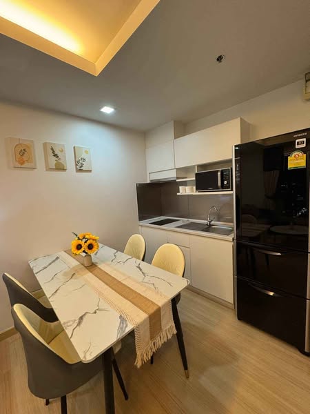 room interior of Thru Thong Lor