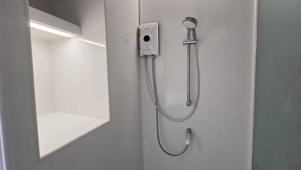 bathroom of Triple Y Residence