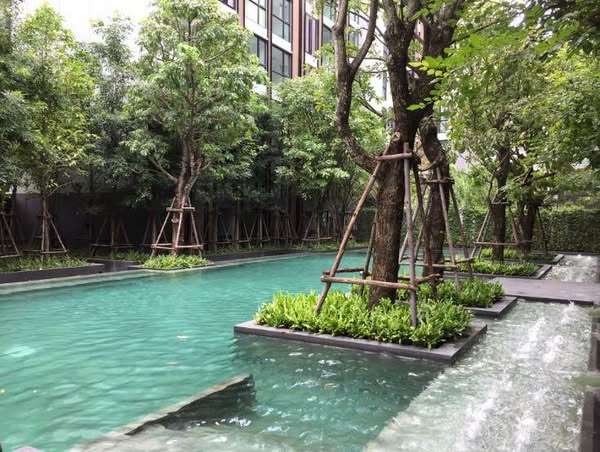 pool of VTARA36 Condominium