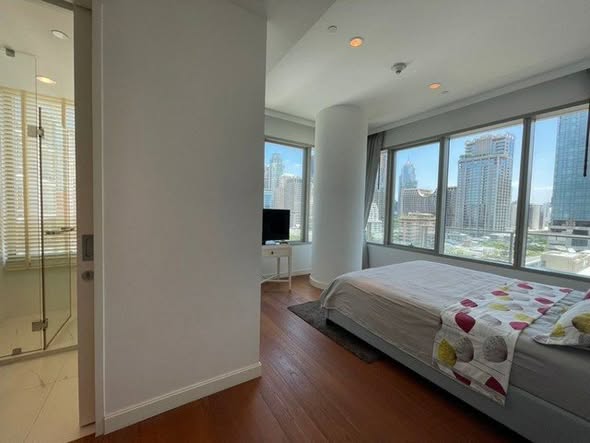 bedroom of 185 Rajadamri