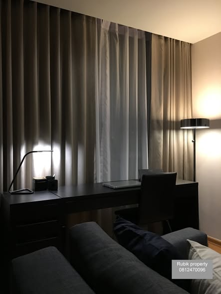 bedroom of Altitude Sam Yan – Si Lom