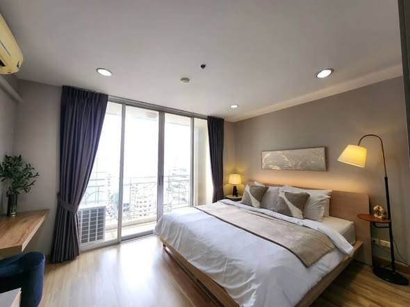 bedroom of Asoke Place