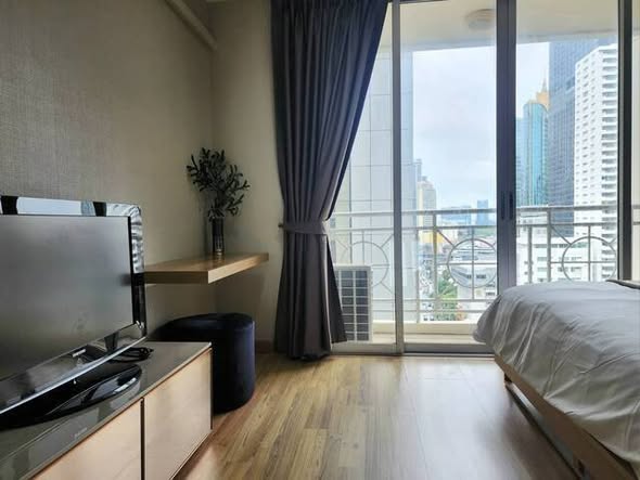 bedroom of Asoke Place