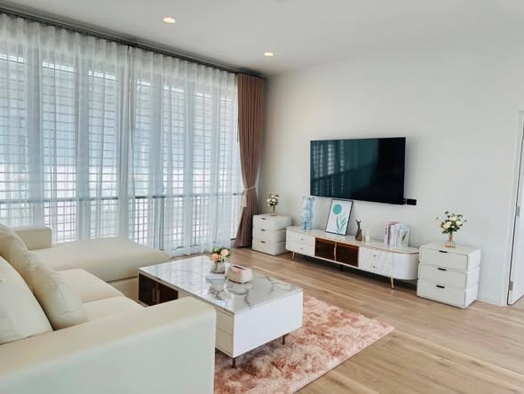 living room and bedroom of Burasiri Krungthep Kreetha