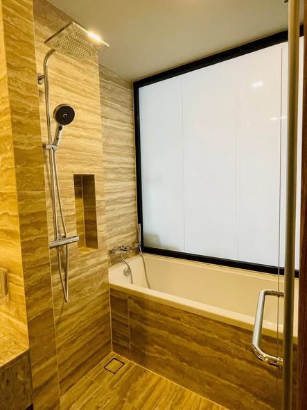 room interior and bathroom of Celes Asoke