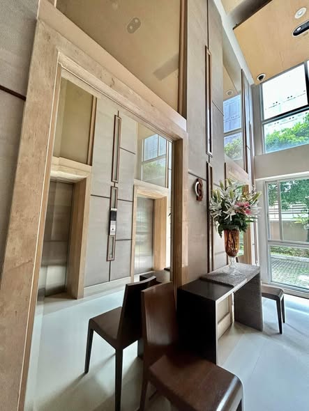 living room and room interior of Centric Scene Sukhumvit 64