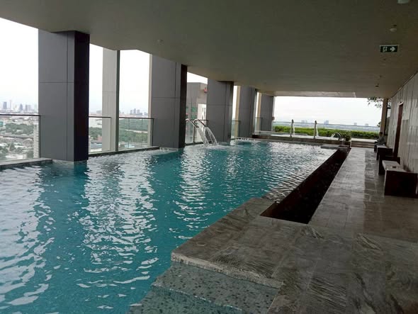 pool of Chateau In Town Pinklao – Siriraj