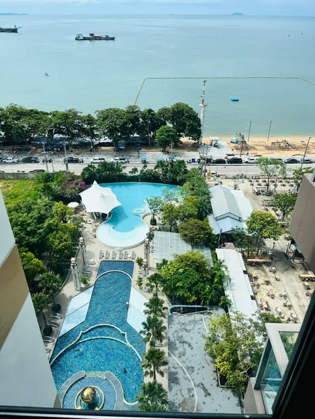 pool of Copacabana Beach Jomtien