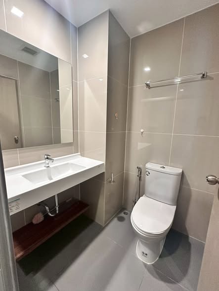 bathroom of IDEO Rama9 – Asoke