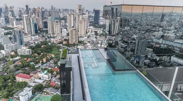 pool of KnightsBridge Prime Sathon