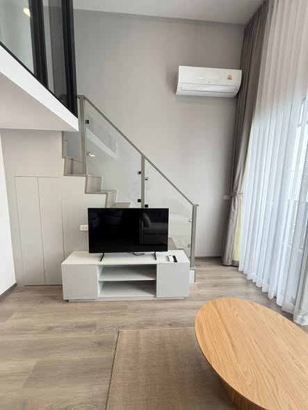 living room and room interior of KnightsBridge Space Sukhumvit-Rama 4