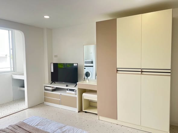 bedroom and room interior of Lanna Nakorn Condominium Building C ลานนานคร คอนโด เชียงใหม่