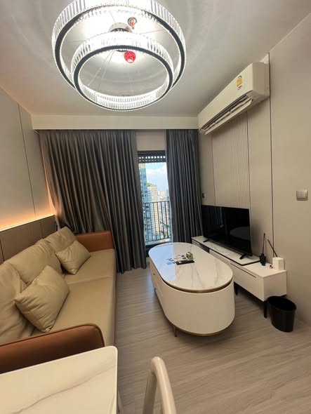 bedroom of Life Asoke Hype