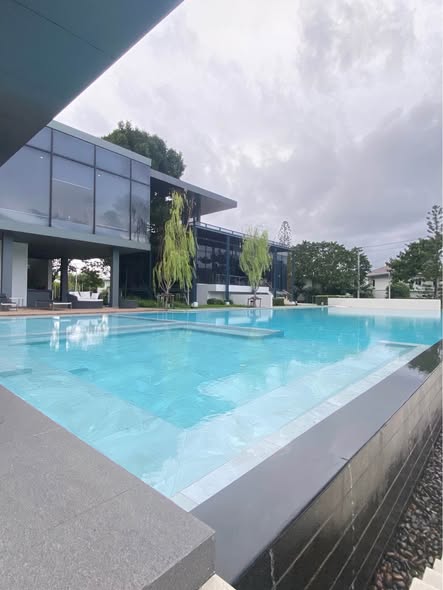 pool of Mantana 2 Bangna Km. 7