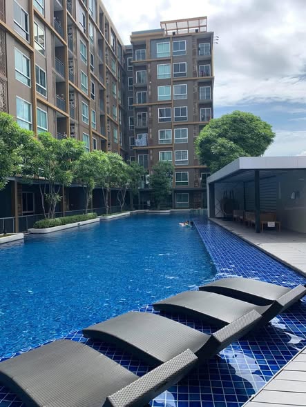 pool of Metro Luxe Kaset