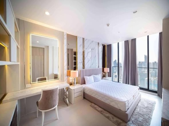 bedroom of Noble Ploenchit