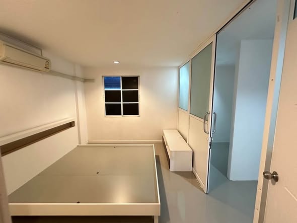 bedroom of Soi Mu Ban Plus City Park Ekamai-ram Inthra