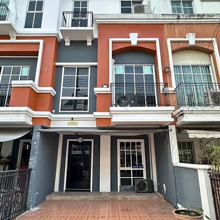 Soi Mu Ban Plus City Park Ekamai-ram Inthra