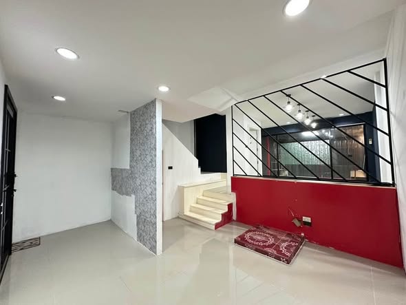 Soi Mu Ban Plus City Park Ekamai-ram Inthra