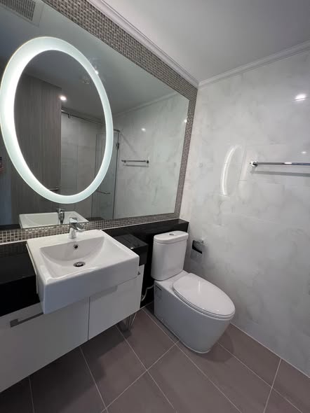 bathroom of Supalai Oriental Sukhumvit 39