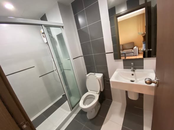 bathroom of THE BASE Sukhumvit 77