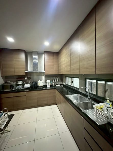 bathroom and kitchen of The Palm Pattanakarn