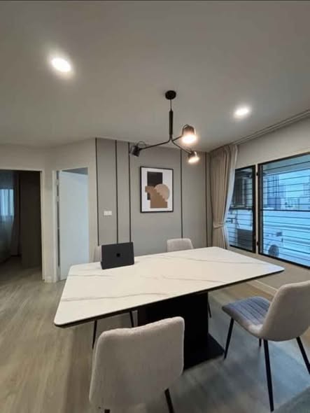 room interior of Thong Lo Tower