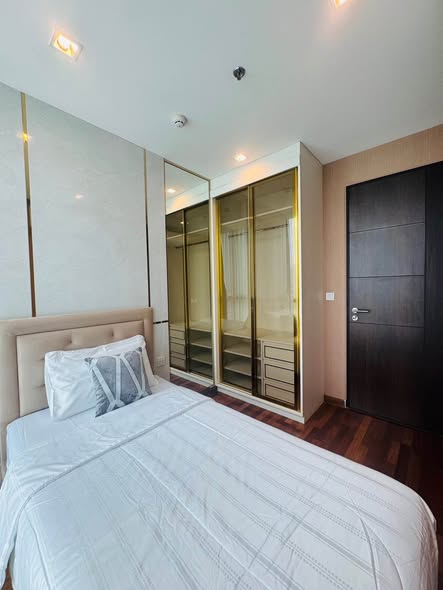 bedroom and room interior of Wish Signature II Midtown Siam