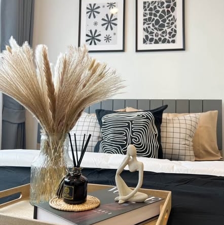 living room and bedroom of ชีวาทัย ฮอลล์มาร์ค ลาดพร้าว – โชคชัย 4 (เฟส 2)