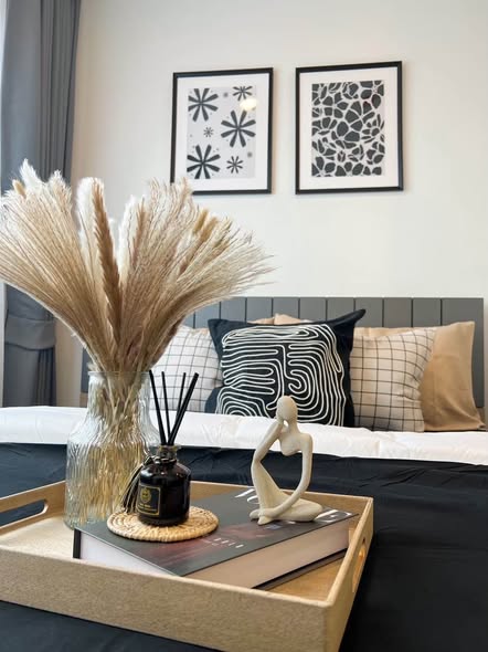 living room and bedroom of ชีวาทัย ฮอลล์มาร์ค ลาดพร้าว – โชคชัย 4 (เฟส 2)