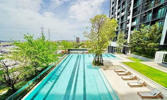 pool of A Space Mega 1