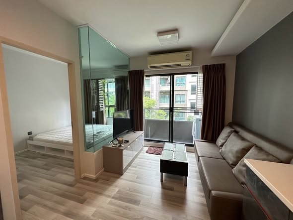 bedroom and room interior of Ease 2 Rama 2