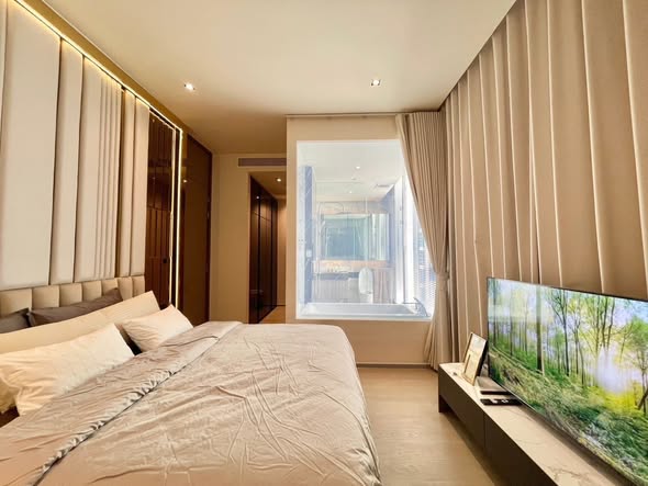 bedroom and room interior of HYDE Heritage Thonglor, Sukhumvit 59 main road