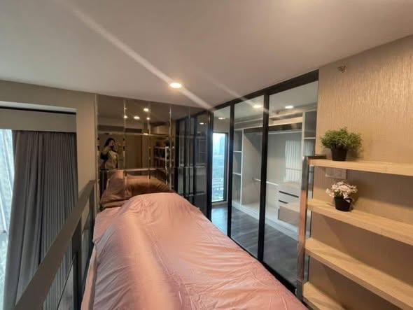 bedroom and room interior of KnightsBridge Space Rama9