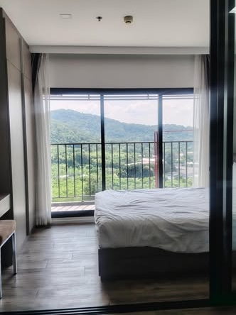 bedroom and room interior of KnightsBridge The Ocean Sriracha