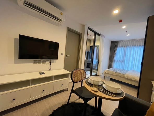 bedroom of Life Asoke Hype
