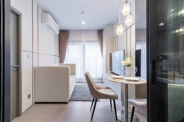 room interior of Life Asoke Hype